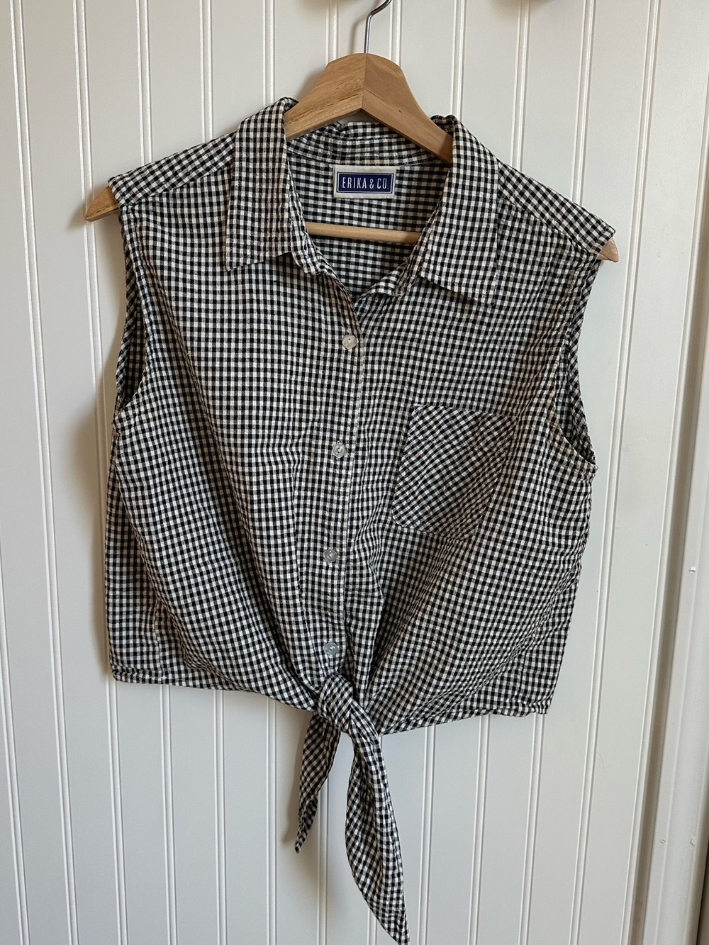 Vintage Black and White Gingham Tie-Front cropped top